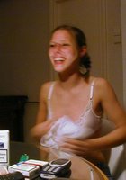 Подруга жены разделась на кровати после застолья 5 фото Подруга жены разделась на кровати после застолья 5 фото