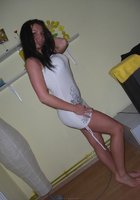 Гламурная брюнетка сама лапает свои большие сиськи и дает подруге 15 фото Гламурная брюнетка сама лапает свои большие сиськи и дает подруге 15 фото