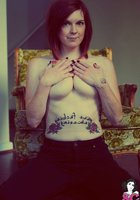 Рыжеволосая бестия с татуировками на теле 12 фото Рыжеволосая бестия с татуировками на теле 12 фото