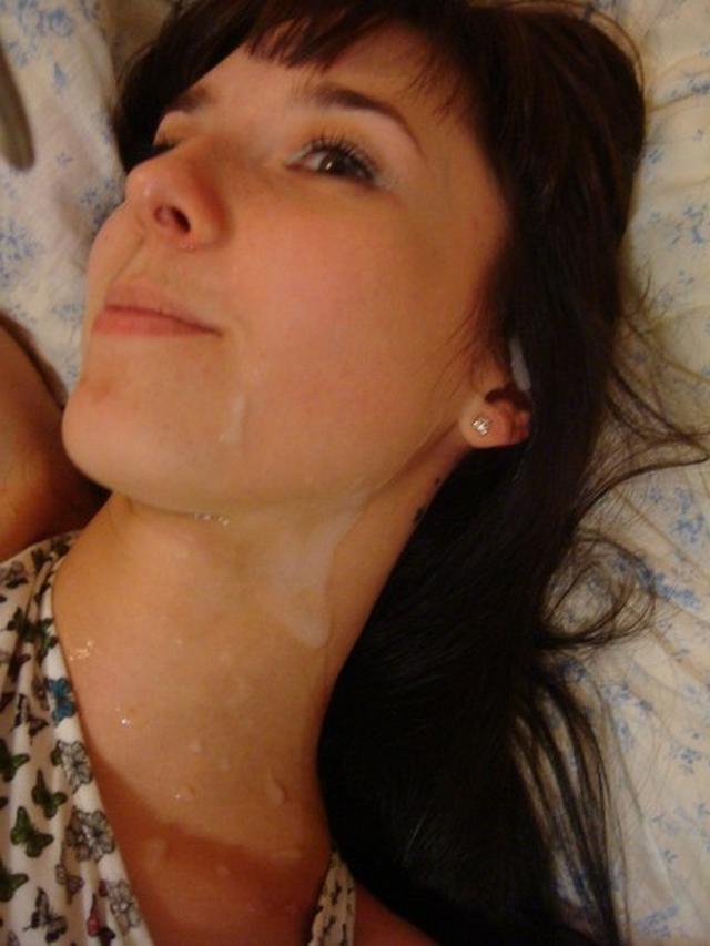 Шикарная брюнетка в собственной квартире получила порцию десерта 7 фотография