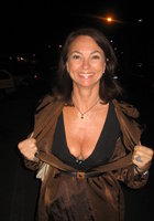 Темноволосая мамка в чулках хвастает волосатой вагиной 2 фото Темноволосая мамка в чулках хвастает волосатой вагиной 2 фото