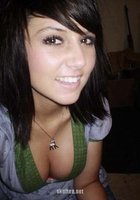 Грудастая брюнетка смотрит на себя в зеркало 6 фото Грудастая брюнетка смотрит на себя в зеркало 6 фото