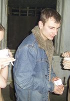 Мужчину развлекают сразу несколько дамочек 1 фото Мужчину развлекают сразу несколько дамочек 1 фото