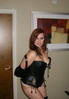 Блондинка мастурбирует душем в ванной 10 фото Блондинка мастурбирует душем в ванной 10 фото