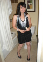 Полненькая брюнетка голышом позирует в коридоре гостиницы 1 фото Полненькая брюнетка голышом позирует в коридоре гостиницы 1 фото