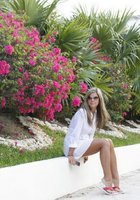 Красавица отправилась на тропический курорт со спонсором 1 фото Красавица отправилась на тропический курорт со спонсором 1 фото