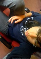 Брюнетка с модной стрижкой делает селфи 15 фото Брюнетка с модной стрижкой делает селфи 15 фото