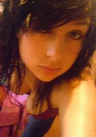 Брюнетка с модной стрижкой делает селфи 17 фото Брюнетка с модной стрижкой делает селфи 17 фото