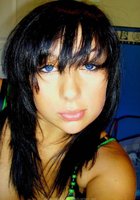 Брюнетка с модной стрижкой делает селфи 21 фото Брюнетка с модной стрижкой делает селфи 21 фото