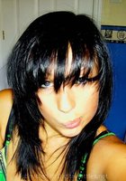 Брюнетка с модной стрижкой делает селфи 22 фото Брюнетка с модной стрижкой делает селфи 22 фото