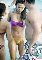 Джессика Альба снимается в студии и на море 4 фото Джессика Альба снимается в студии и на море 4 фото