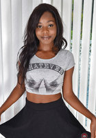 Голая негритянка с маленькими сиськами и влажной киской 1 фото Голая негритянка с маленькими сиськами и влажной киской 1 фото