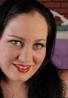 Крупная дама хвастает своими большими дойками 1 фото Крупная дама хвастает своими большими дойками 1 фото