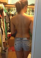 Жопастые девушки в джинсовых шортах хвастают ягодицами 9 фото Жопастые девушки в джинсовых шортах хвастают ягодицами 9 фото