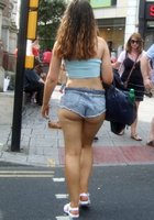 Жопастые девушки в джинсовых шортах хвастают ягодицами 12 фото Жопастые девушки в джинсовых шортах хвастают ягодицами 12 фото