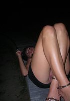 Сучки без трусов раздвигают ноги и показывают пилотки под юбками 14 фото Сучки без трусов раздвигают ноги и показывают пилотки под юбками 14 фото