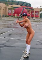 Мамки раздеваются и хвастаются большими дойками перед камерой 3 фото Мамки раздеваются и хвастаются большими дойками перед камерой 3 фото