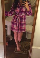 Брюнетка с проколотыми сосками и волосатой киской делает селфи перед зеркалом 5 фото Брюнетка с проколотыми сосками и волосатой киской делает селфи перед зеркалом 5 фото