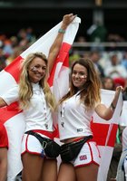 Подборка с футбольными фанатками, которые трясут упругими сиськами перед камерами 5 фото Подборка с футбольными фанатками, которые трясут упругими сиськами перед камерами 5 фото