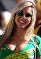 Подборка с футбольными фанатками, которые трясут упругими сиськами перед камерами 9 фото Подборка с футбольными фанатками, которые трясут упругими сиськами перед камерами 9 фото