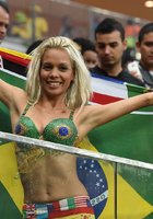 Подборка с футбольными фанатками, которые трясут упругими сиськами перед камерами 11 фото Подборка с футбольными фанатками, которые трясут упругими сиськами перед камерами 11 фото