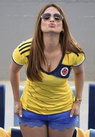 Подборка с футбольными фанатками, которые трясут упругими сиськами перед камерами 15 фото Подборка с футбольными фанатками, которые трясут упругими сиськами перед камерами 15 фото